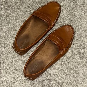 Women’s loafer shoe